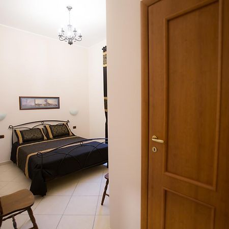 Bed and Breakfast A Casa Di Nonna Giulia Napoli Esterno foto